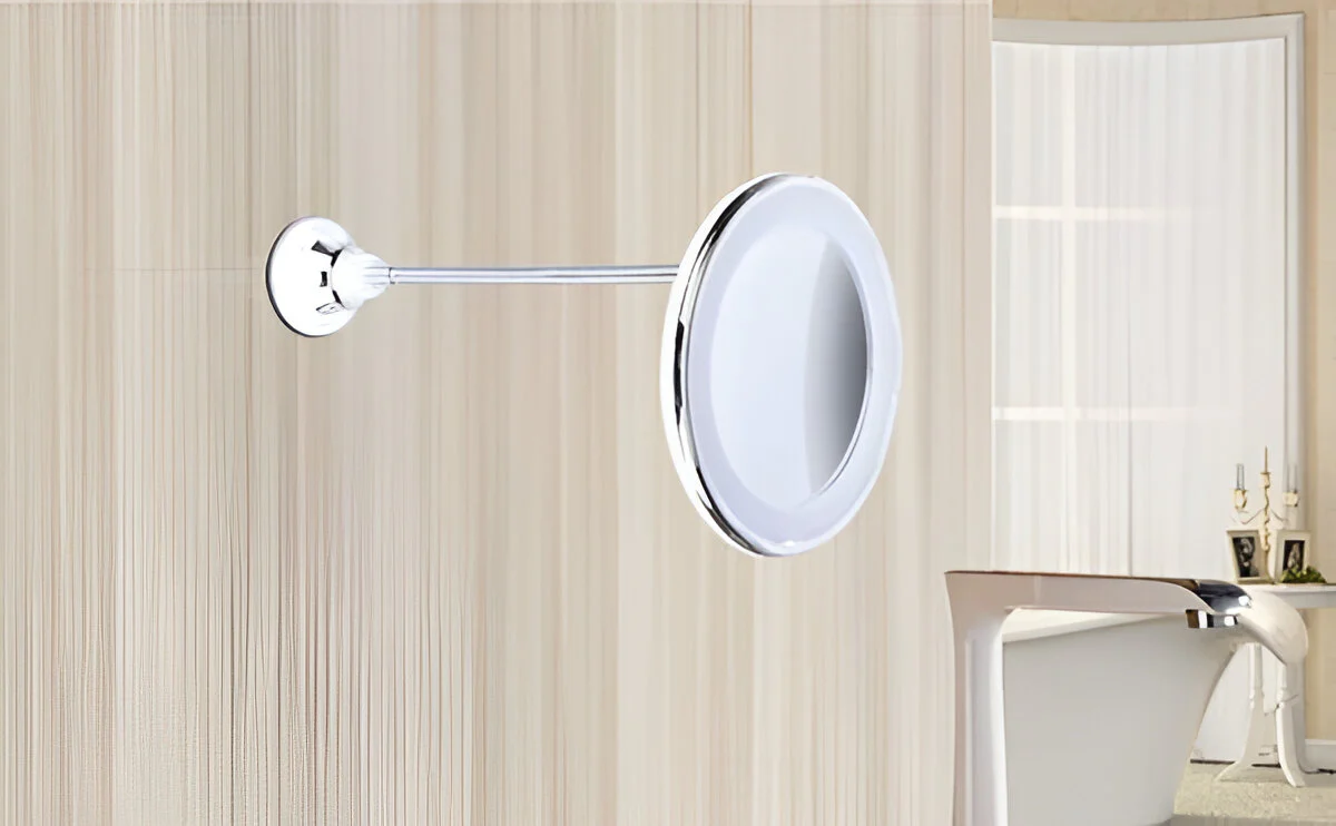 10X LED mirror on suction cup - Image 3