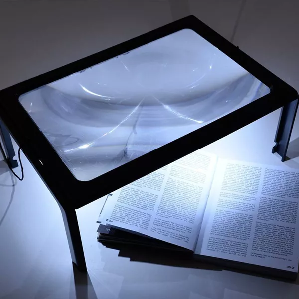 3x Magnifying Glass For Reading With LED Light - Image 3