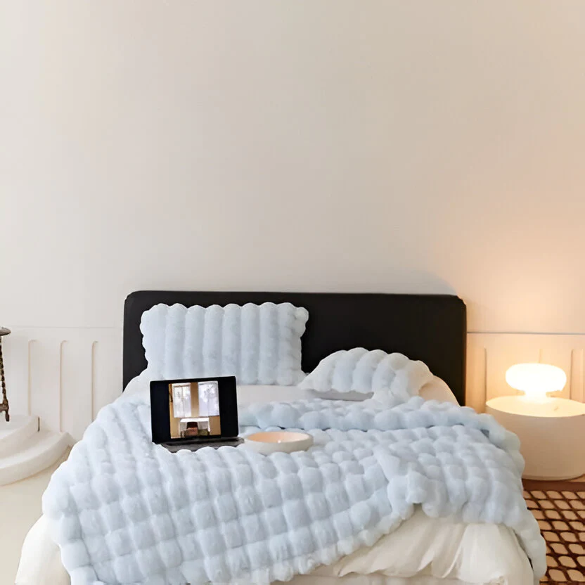 All-Season Blanket with Elegant Design - Image 10
