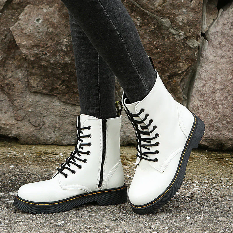 Comfortable boots with laces and a zipper - Image 3