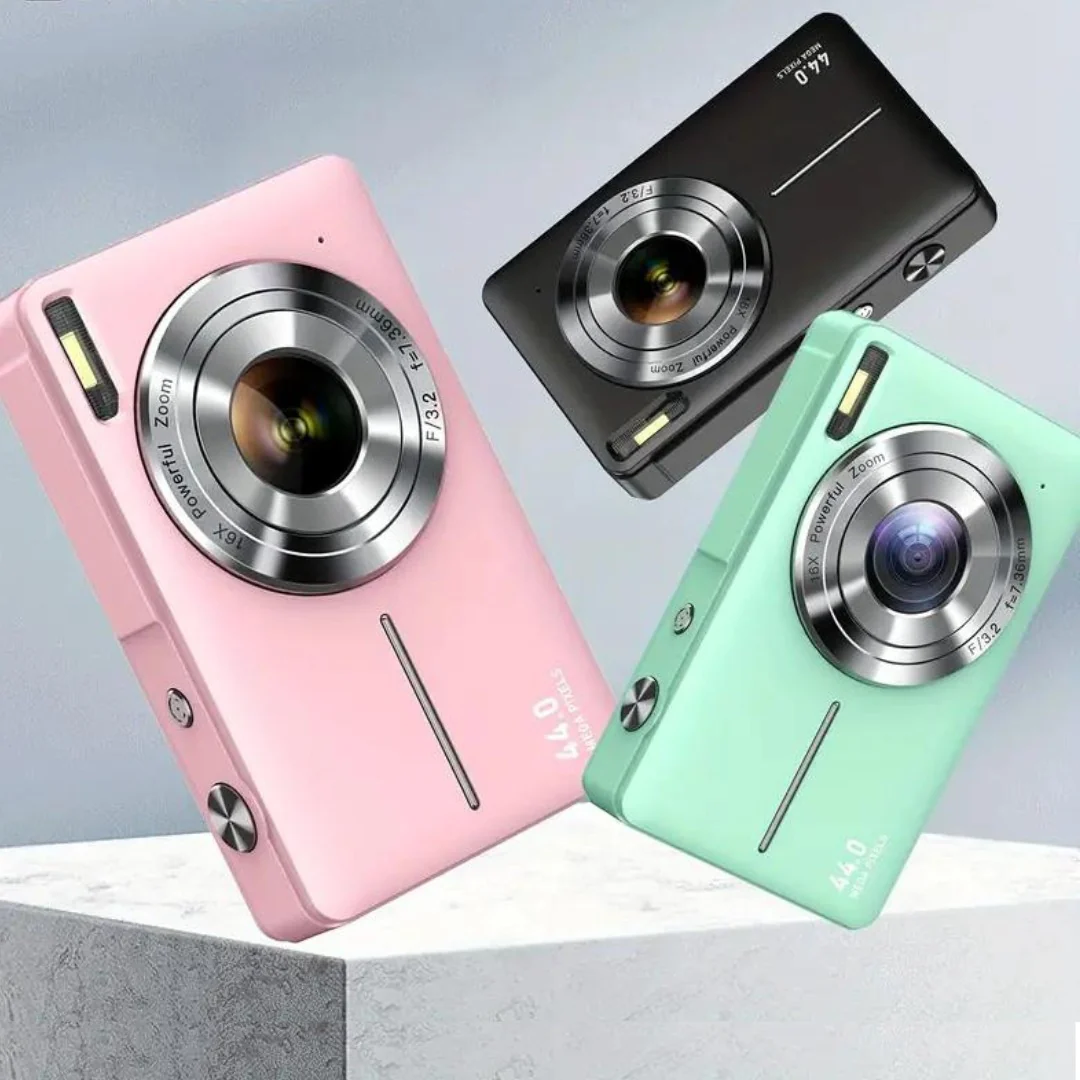 Compact Digital Camera with Retro Design - Image 4