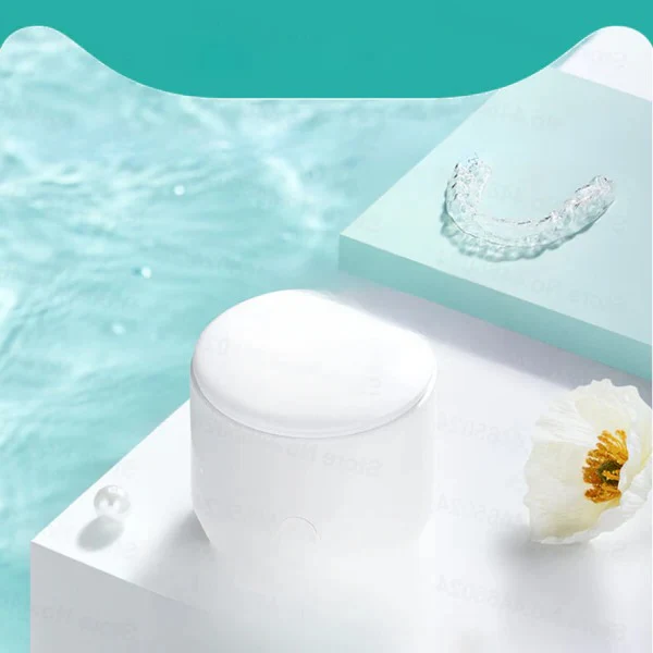Compact Ultrasonic Cleaning Device - Image 2