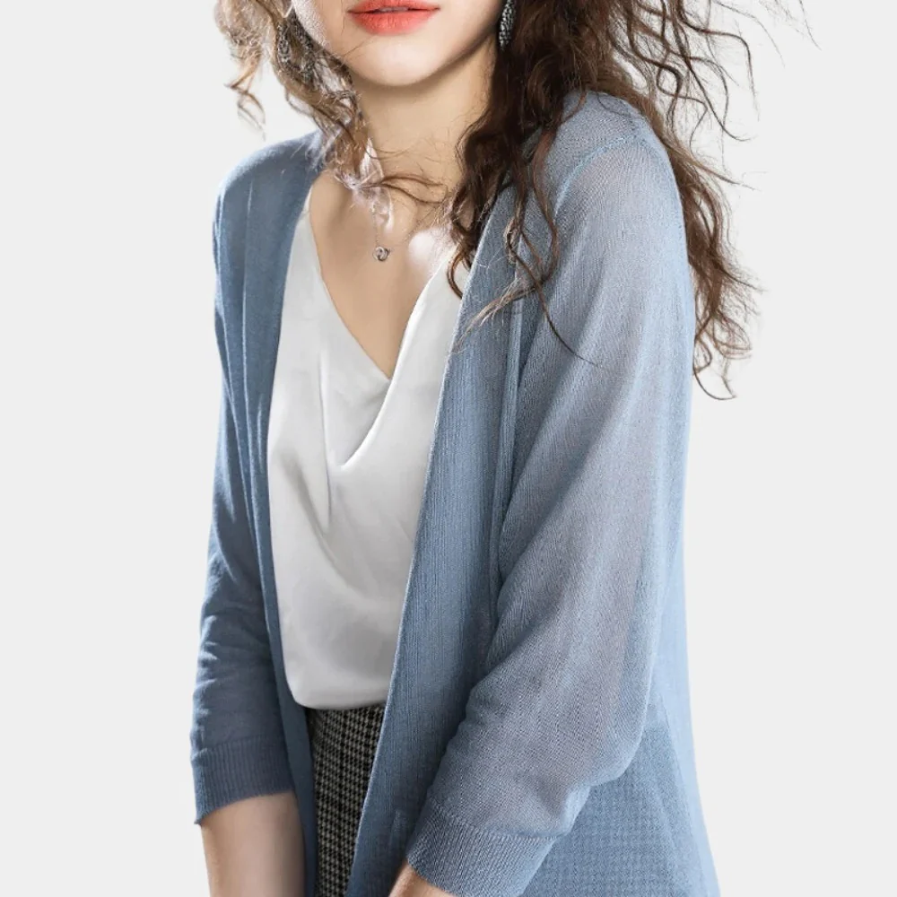 Elegant and Lightweight Women's Vest - Image 5