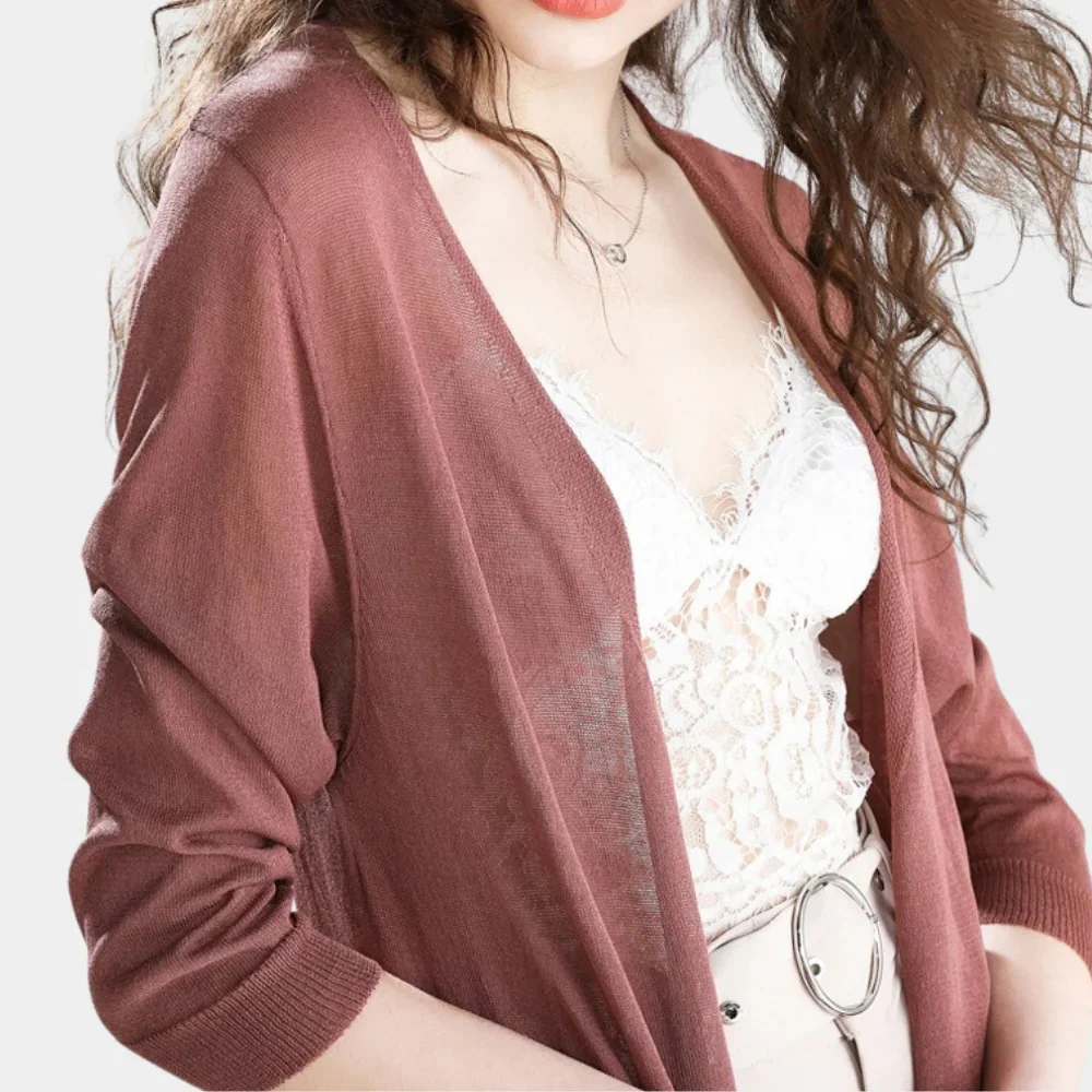 Elegant and Lightweight Women's Vest - Image 9