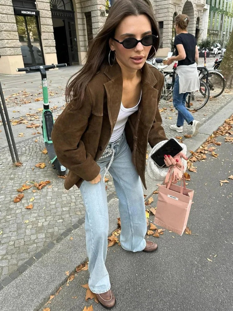 Elegant brown suede jacket for women - Image 2