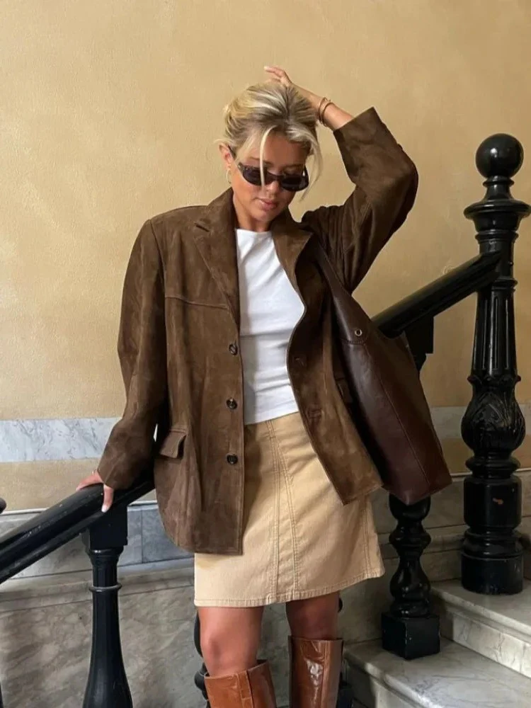 Elegant brown suede jacket for women - Image 5