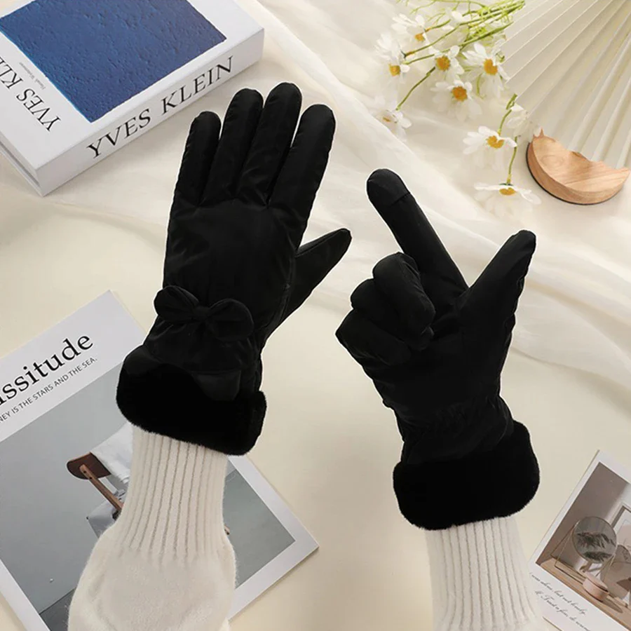 Elegant Touchscreen Winter Gloves for Women - Image 5