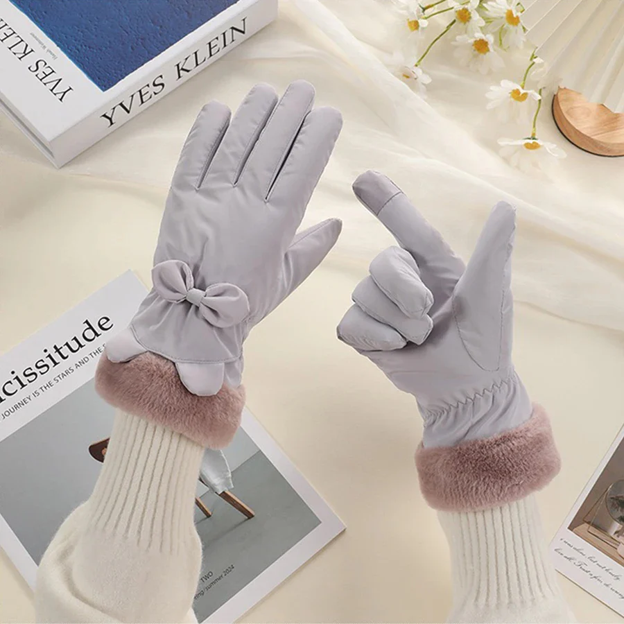 Elegant Touchscreen Winter Gloves for Women - Image 8