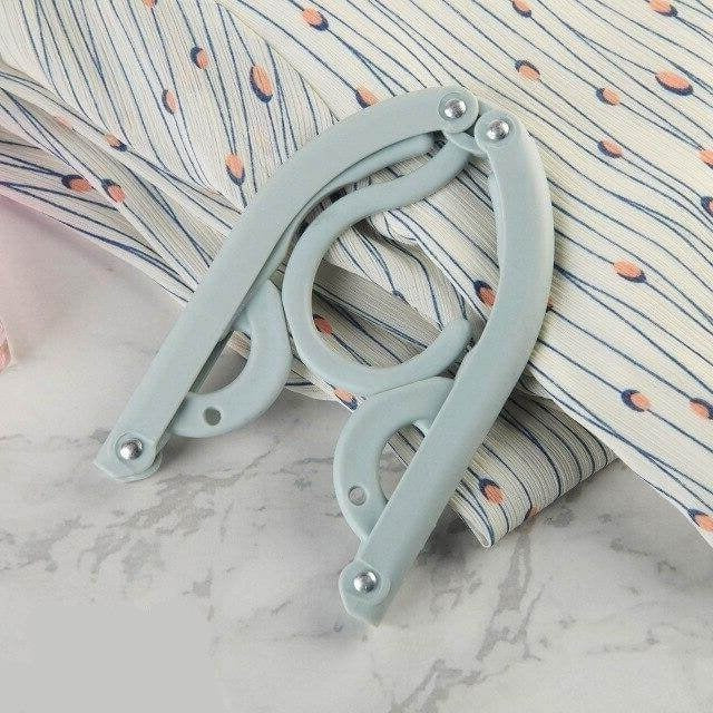 Foldable Travel Clothes Hanger - Image 2