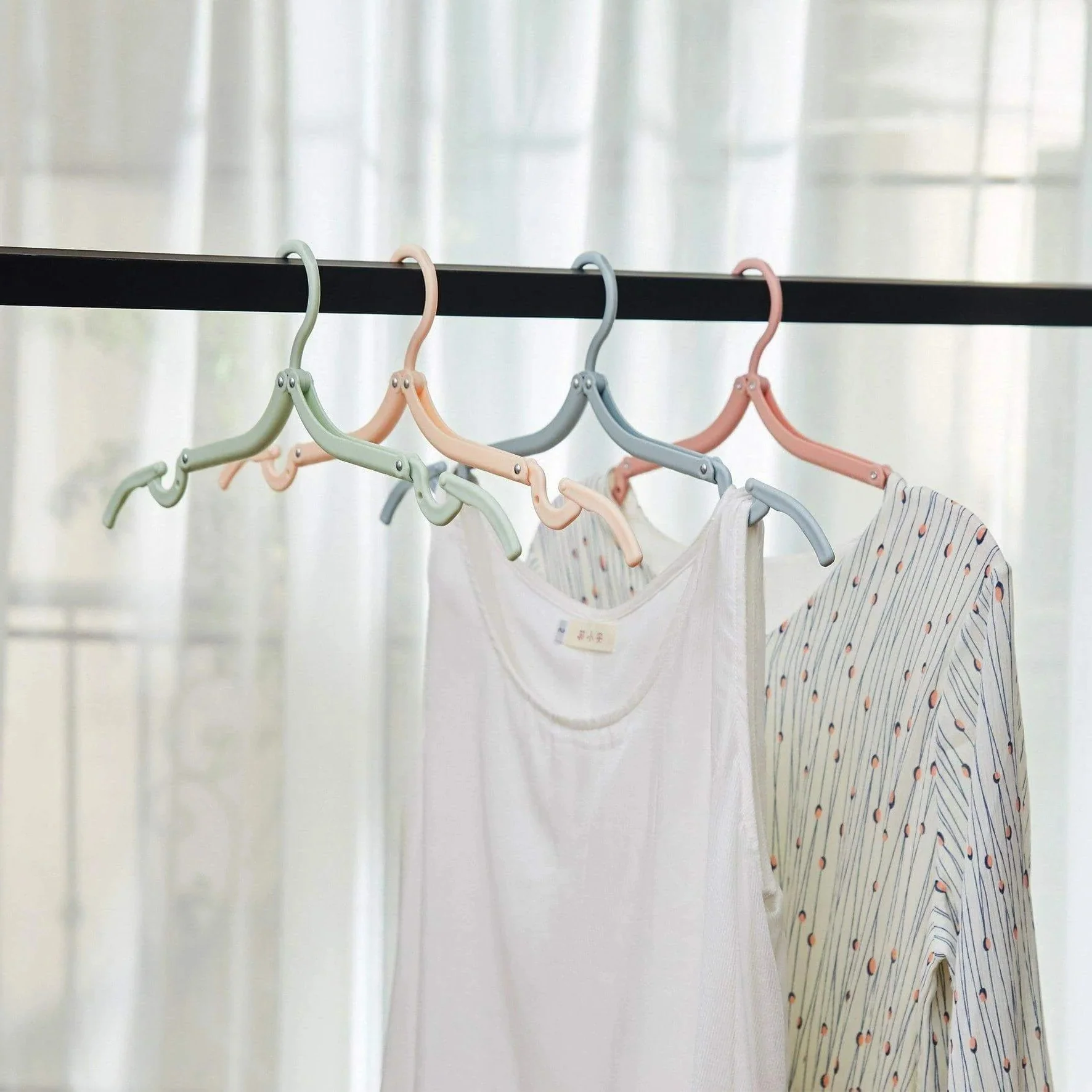 Foldable Travel Clothes Hanger - Image 6