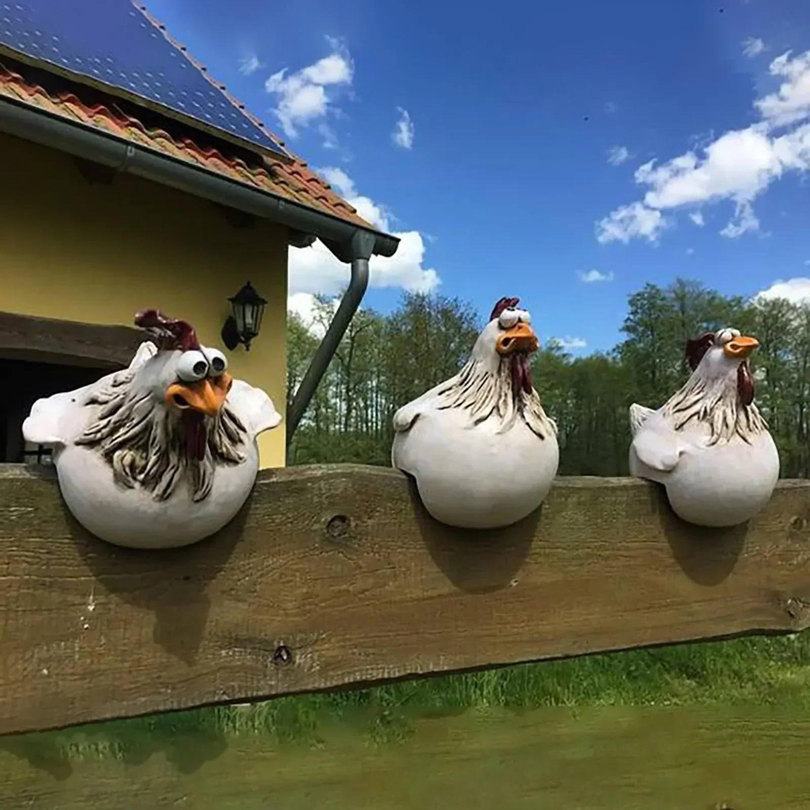 Funny Chicken Fence Decor – Resin Garden Statues - Image 5