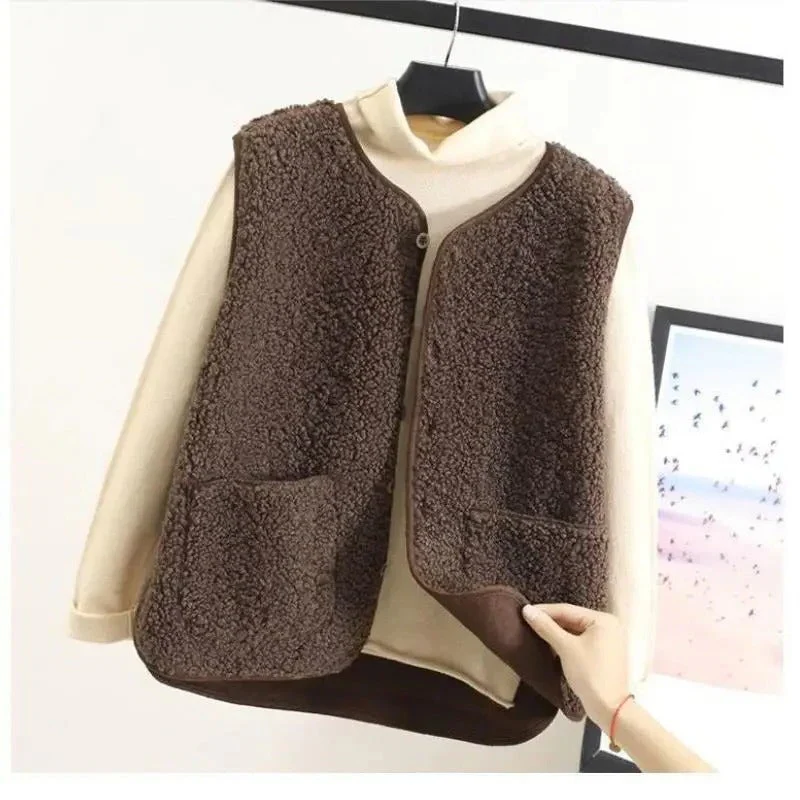 High-Quality Women's Wool Jacket - Image 3