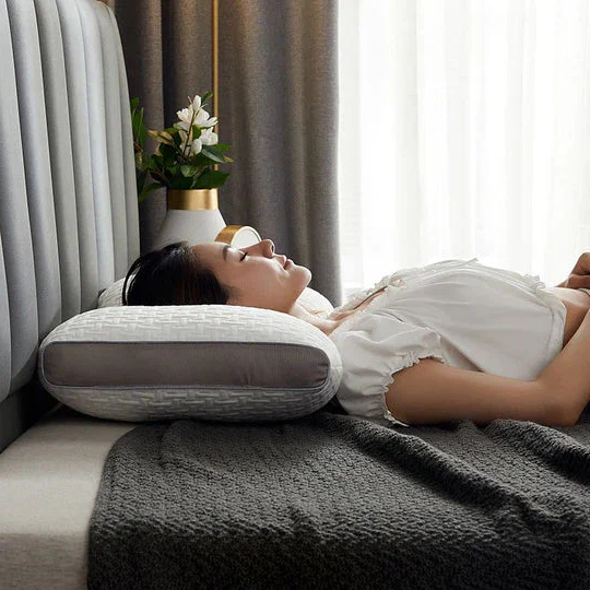 Hybrid Pillow For Back & Side Sleepers - Neck & Shoulder Support Pillow - Image 2