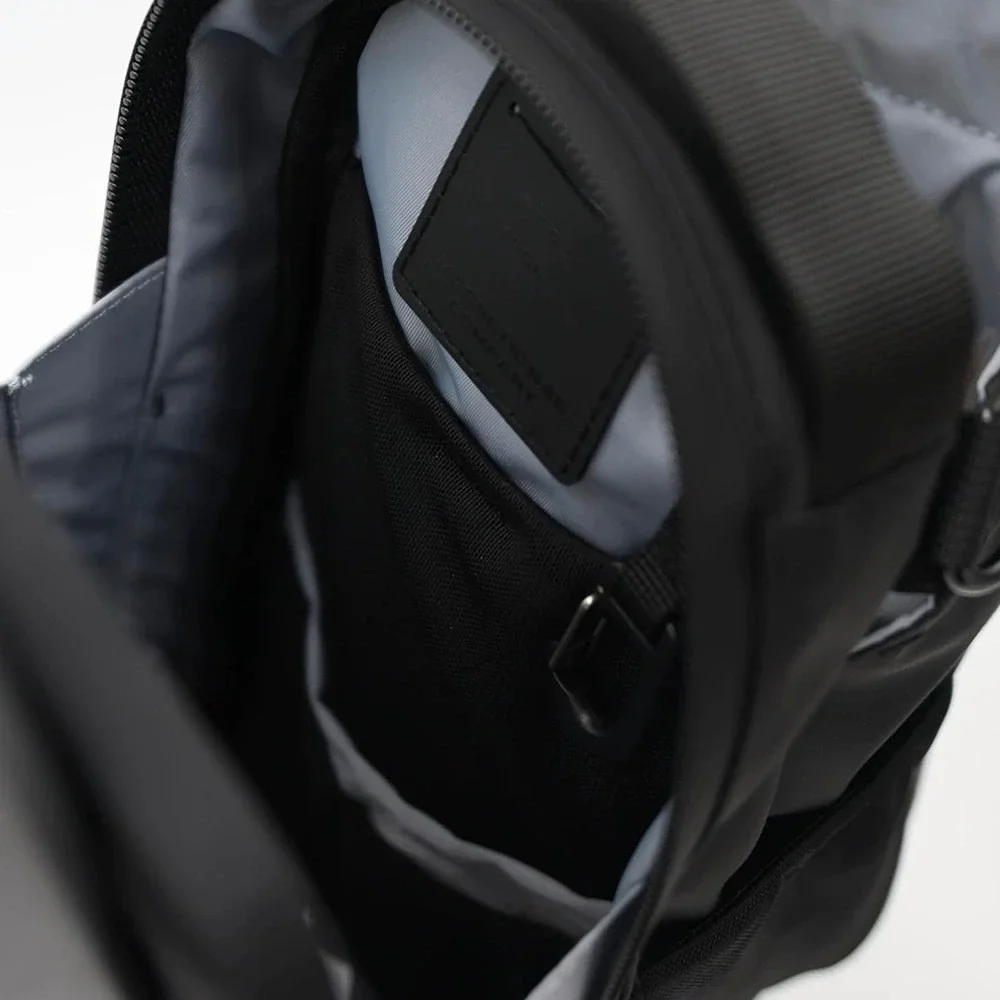 Magnetic Multi-Way Fitness Water Bottle Bag - Image 4