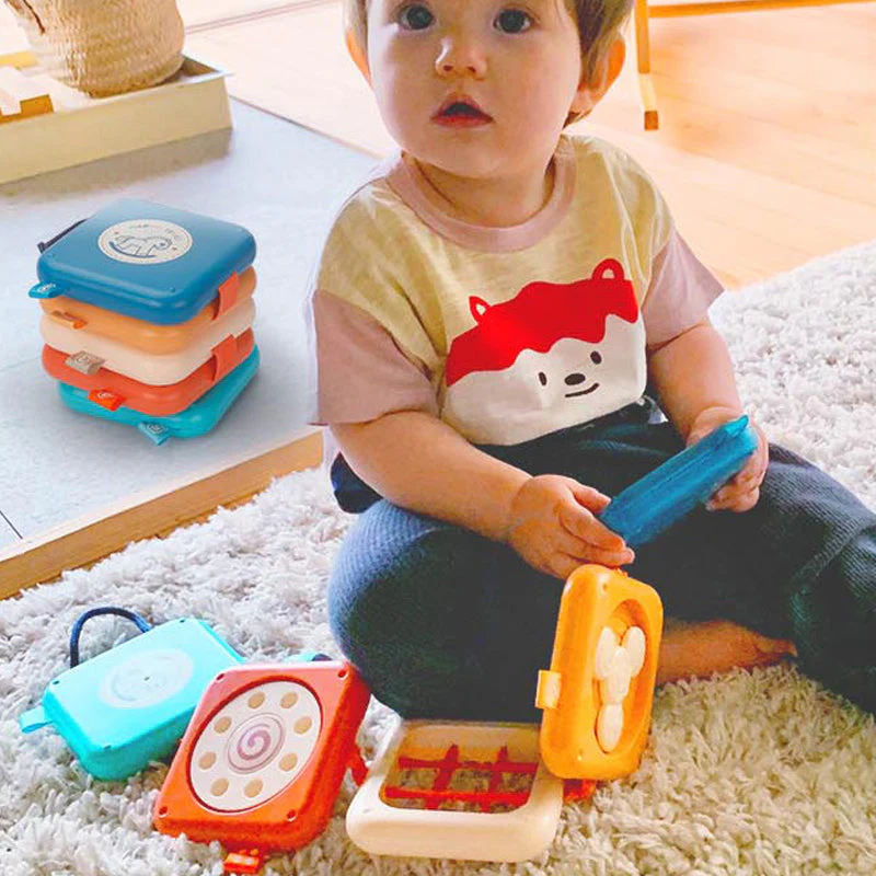Multifunctional Montessori activity toy - Image 9