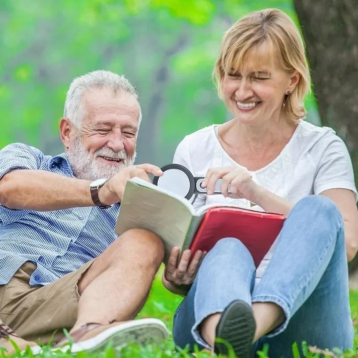 Optical Magnifying Glass 30X Handheld Seniors Reading Magnifying For Reading - Image 2