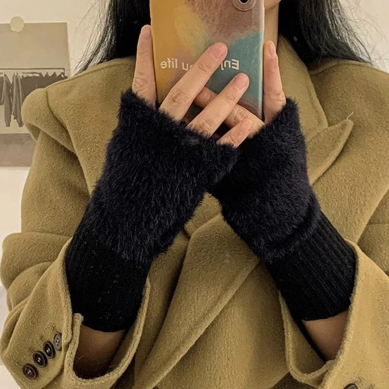 Plush Cozy Fingerless Gloves for Women - Image 8