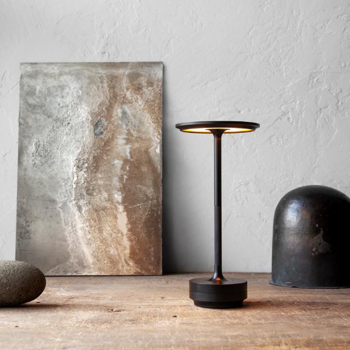 Portable Cordless Table Lamp - Adjustable light intensity - Image 7