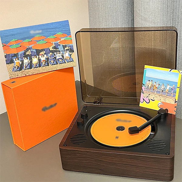 Retro CD Player - Image 4