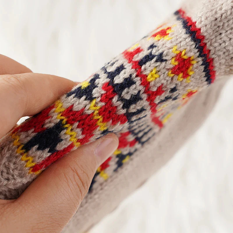 Snow Pattern Warm Socks for Winter - Image 3