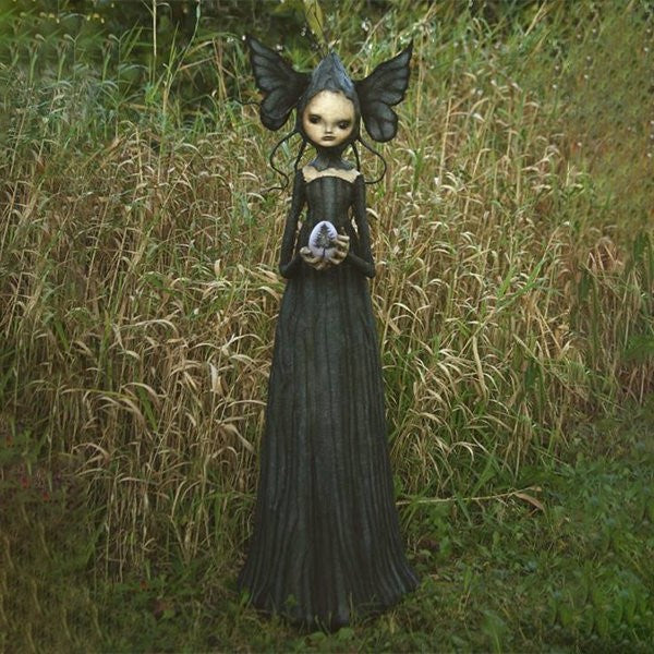 The Dark and Bizarre Art – Creepy Witch Sculptures(Halloween Decoration) - Image 5