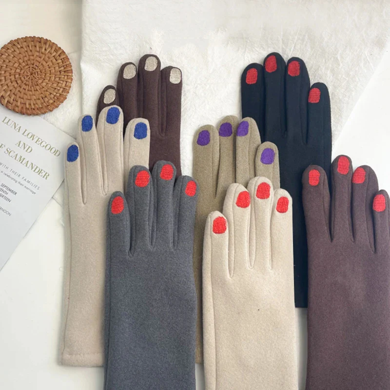 Touch Screen Winter Gloves with Nail Polish Design - Image 2