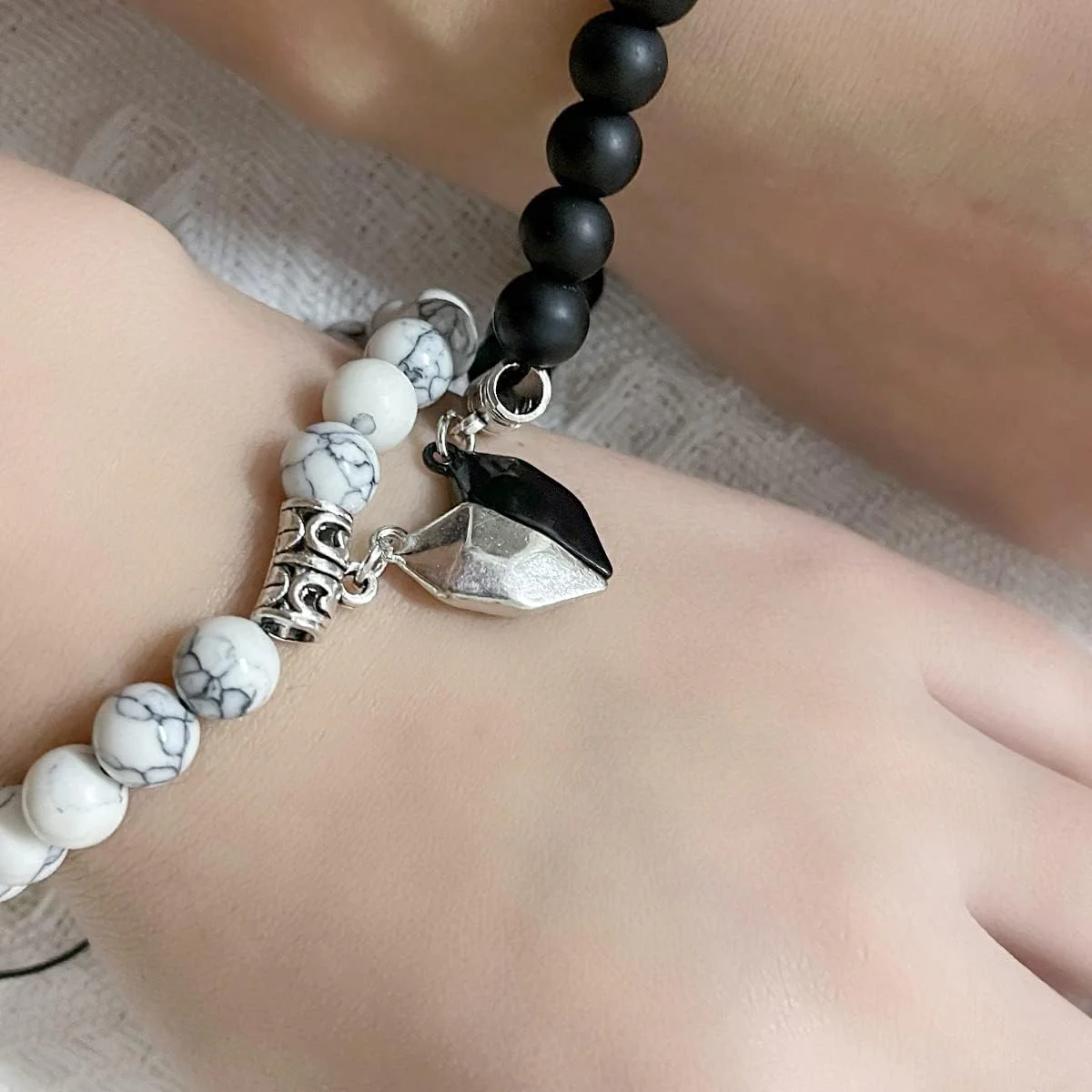 Valentine's Magnetic Heart Couple's Necklace And Bracelet Gift Set - Image 4