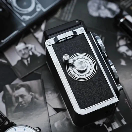 Vintage Digital Camera - Image 5