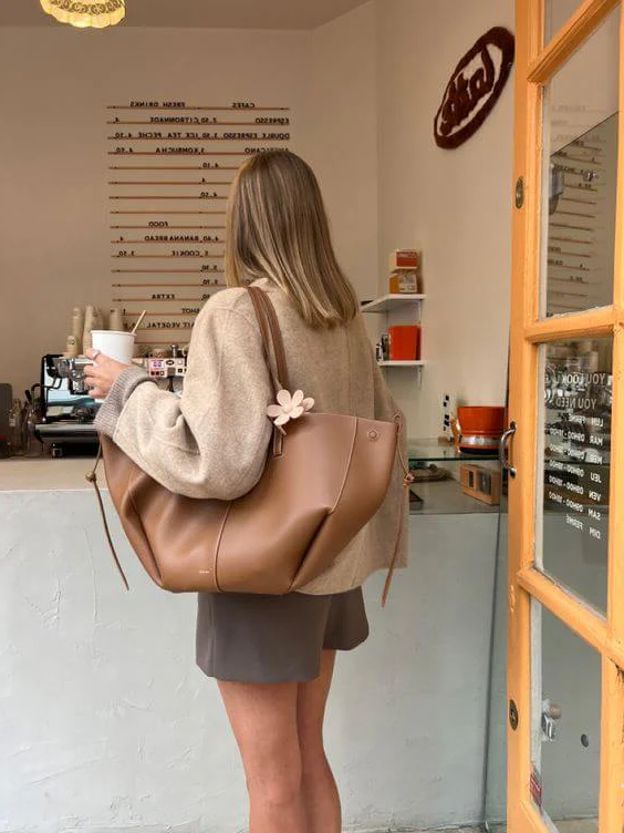 Vintage women's tote bag | Spacious shoulder bag - Image 4