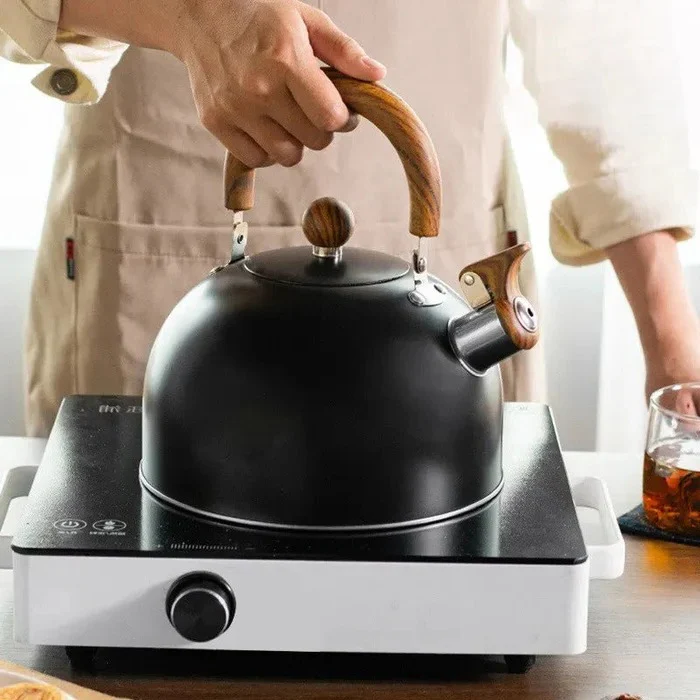 Whistling Kettle for Hot Drink Preparation - Image 7