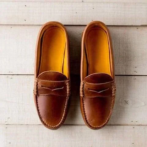 Women Vintage Slip On Loafers Low Heel PU Leather Loafers - Image 3