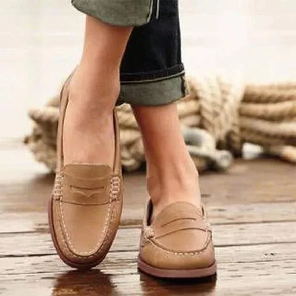Women Vintage Slip On Loafers Low Heel PU Leather Loafers - Image 4