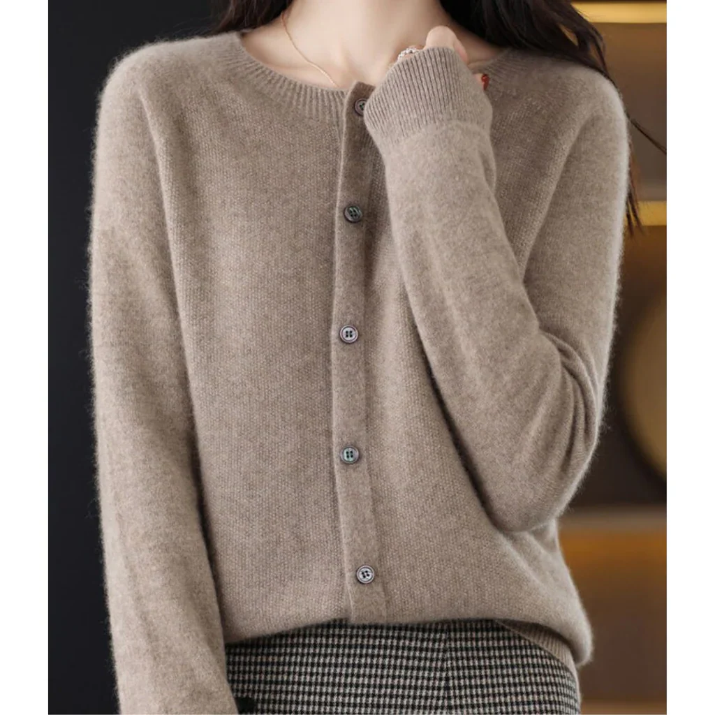 Women's round neck cardigan sweater - Image 10