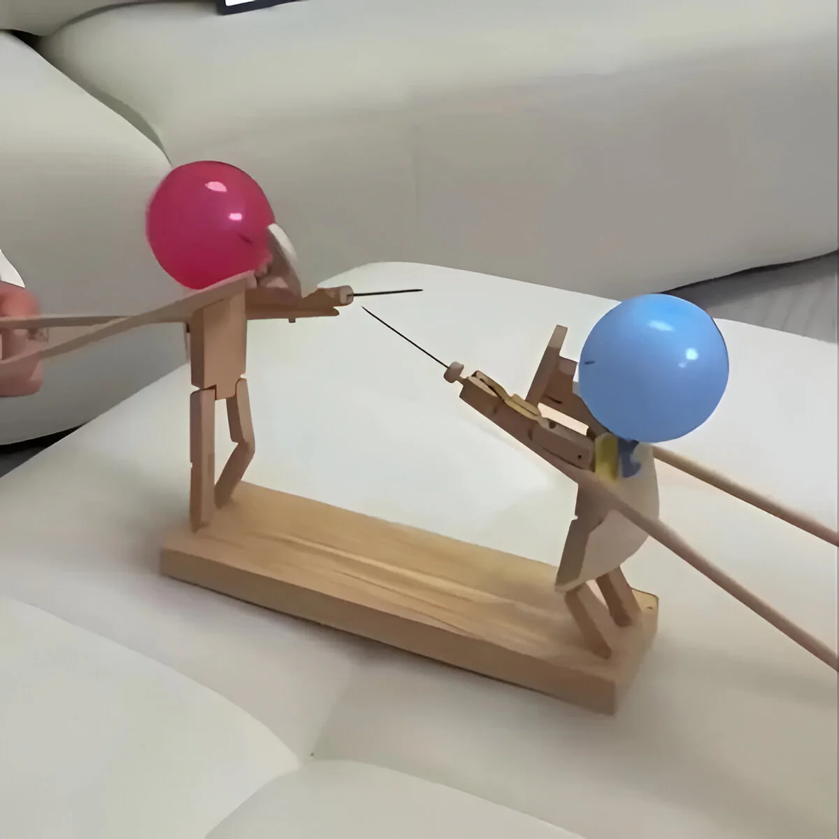 Wooden fencing puppets game - Image 2